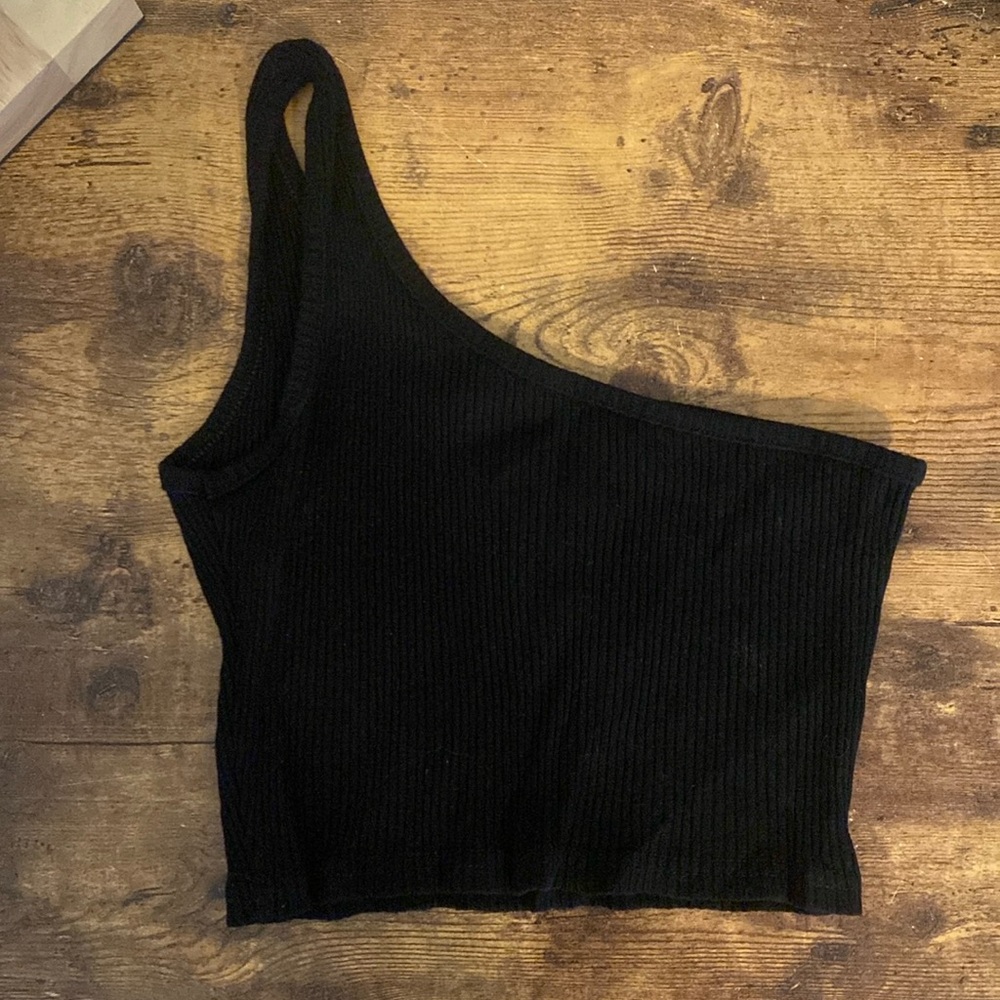 Black one shoulder crop top
